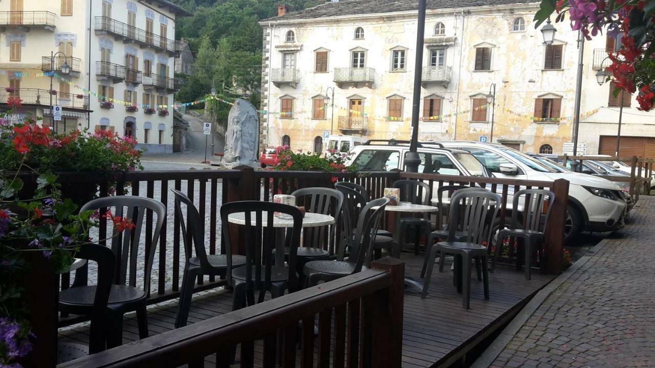 Albergo Ristorante Centro Vico Canavese Exterior foto