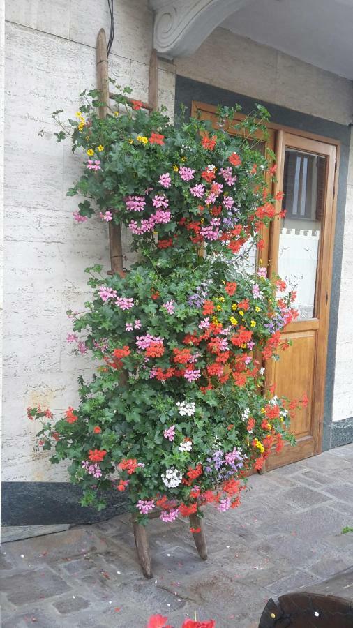 Albergo Ristorante Centro Vico Canavese Exterior foto
