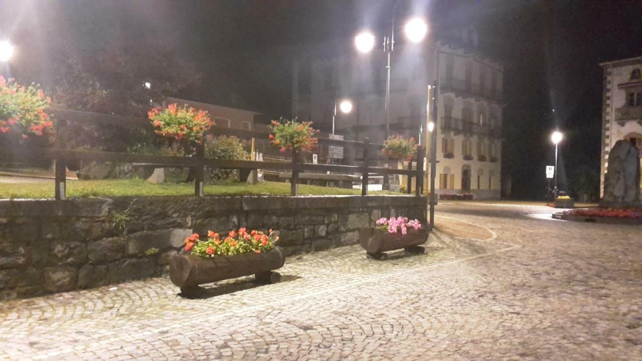 Albergo Ristorante Centro Vico Canavese Exterior foto